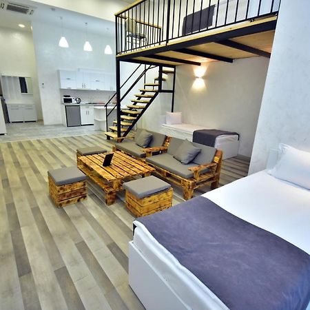 Libereco Aparthotel Batumi Esterno foto