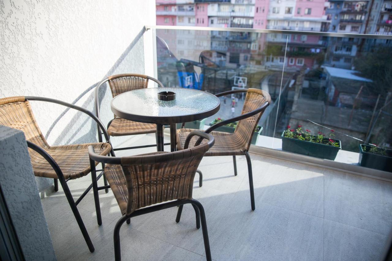 Libereco Aparthotel Batumi Esterno foto