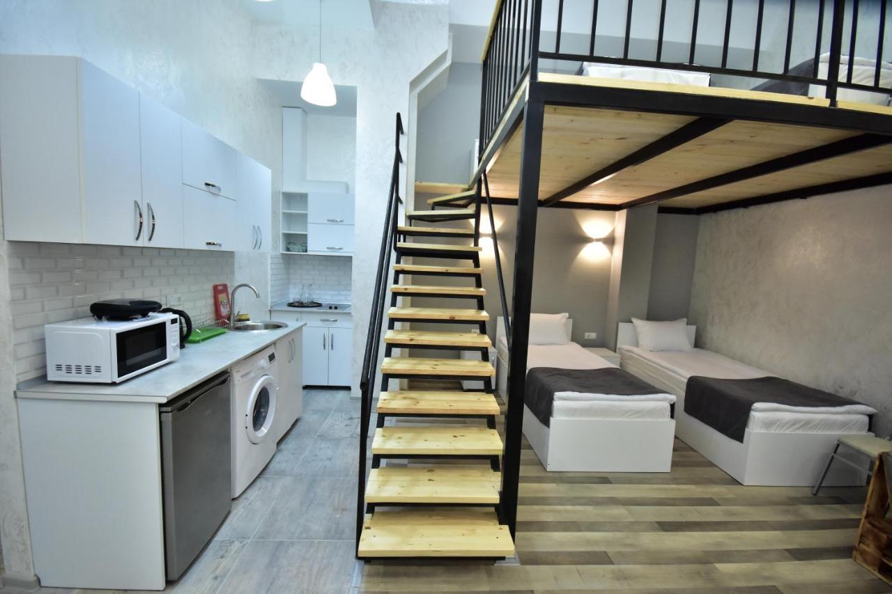 Libereco Aparthotel Batumi Esterno foto