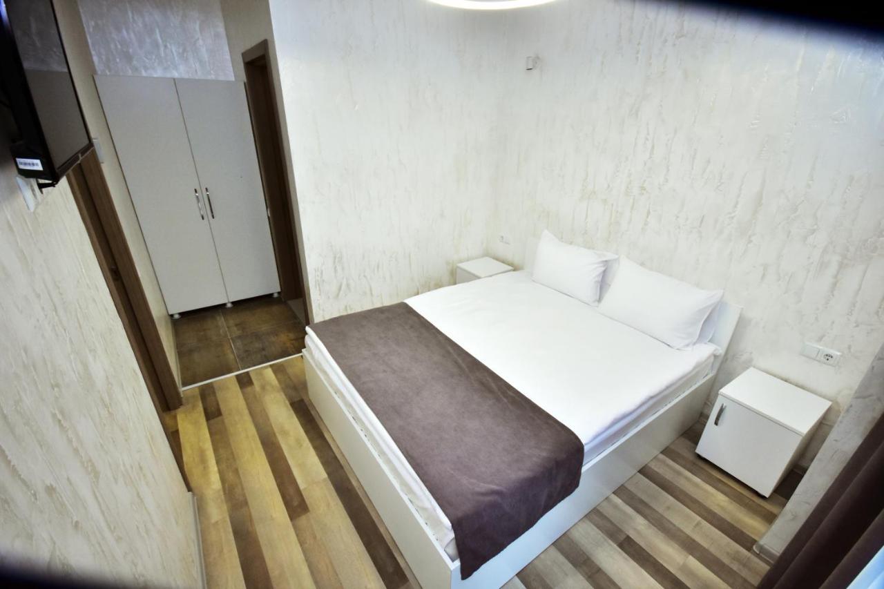 Libereco Aparthotel Batumi Esterno foto