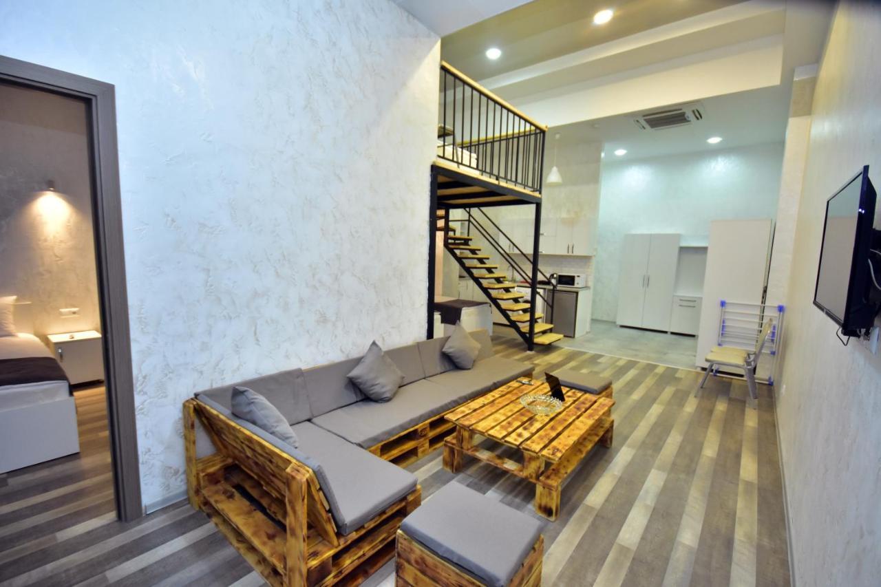 Libereco Aparthotel Batumi Esterno foto