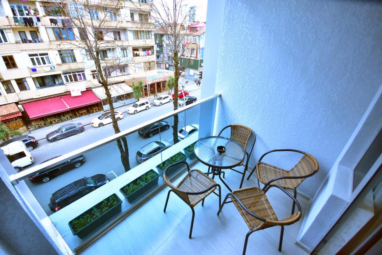 Libereco Aparthotel Batumi Esterno foto