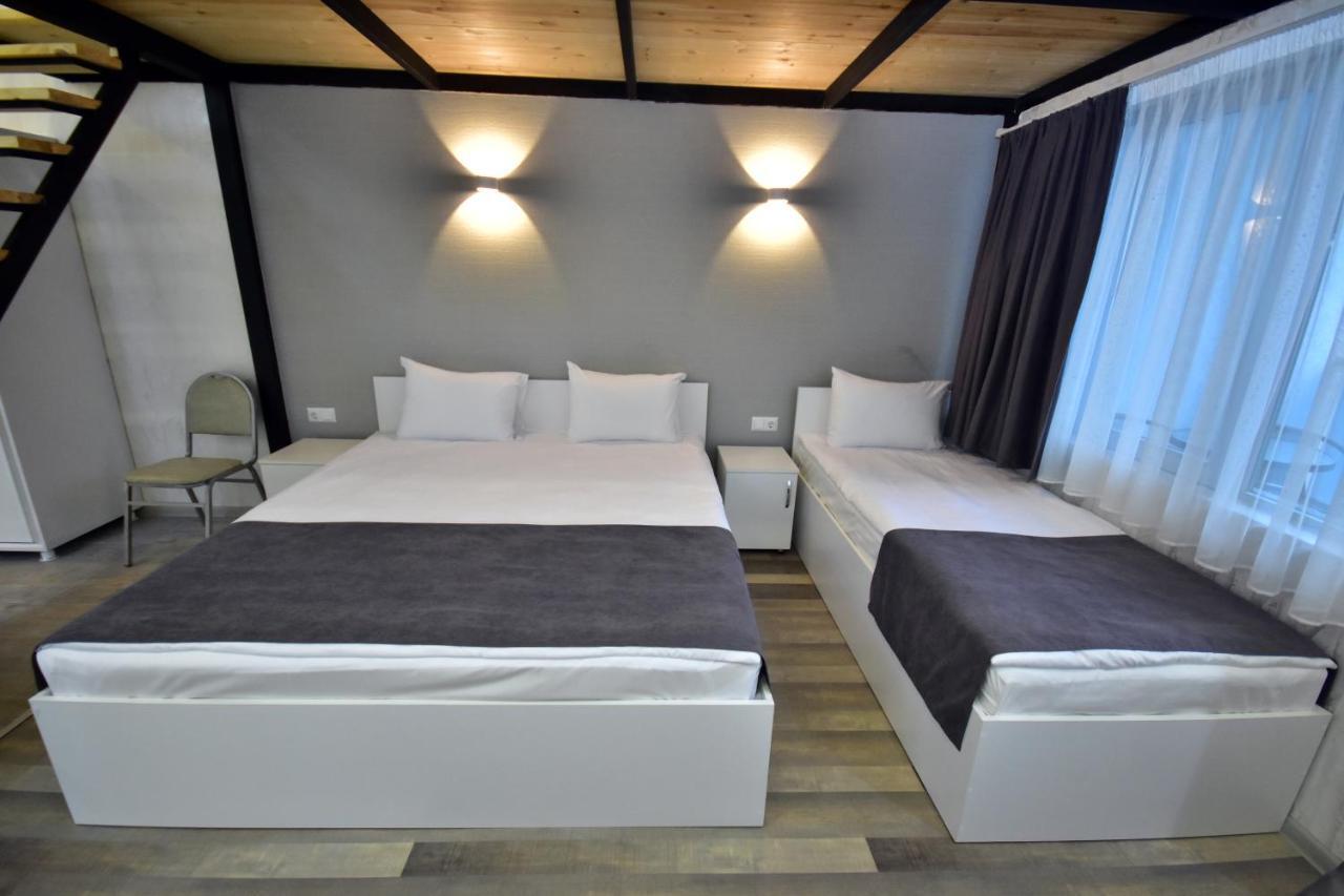 Libereco Aparthotel Batumi Esterno foto